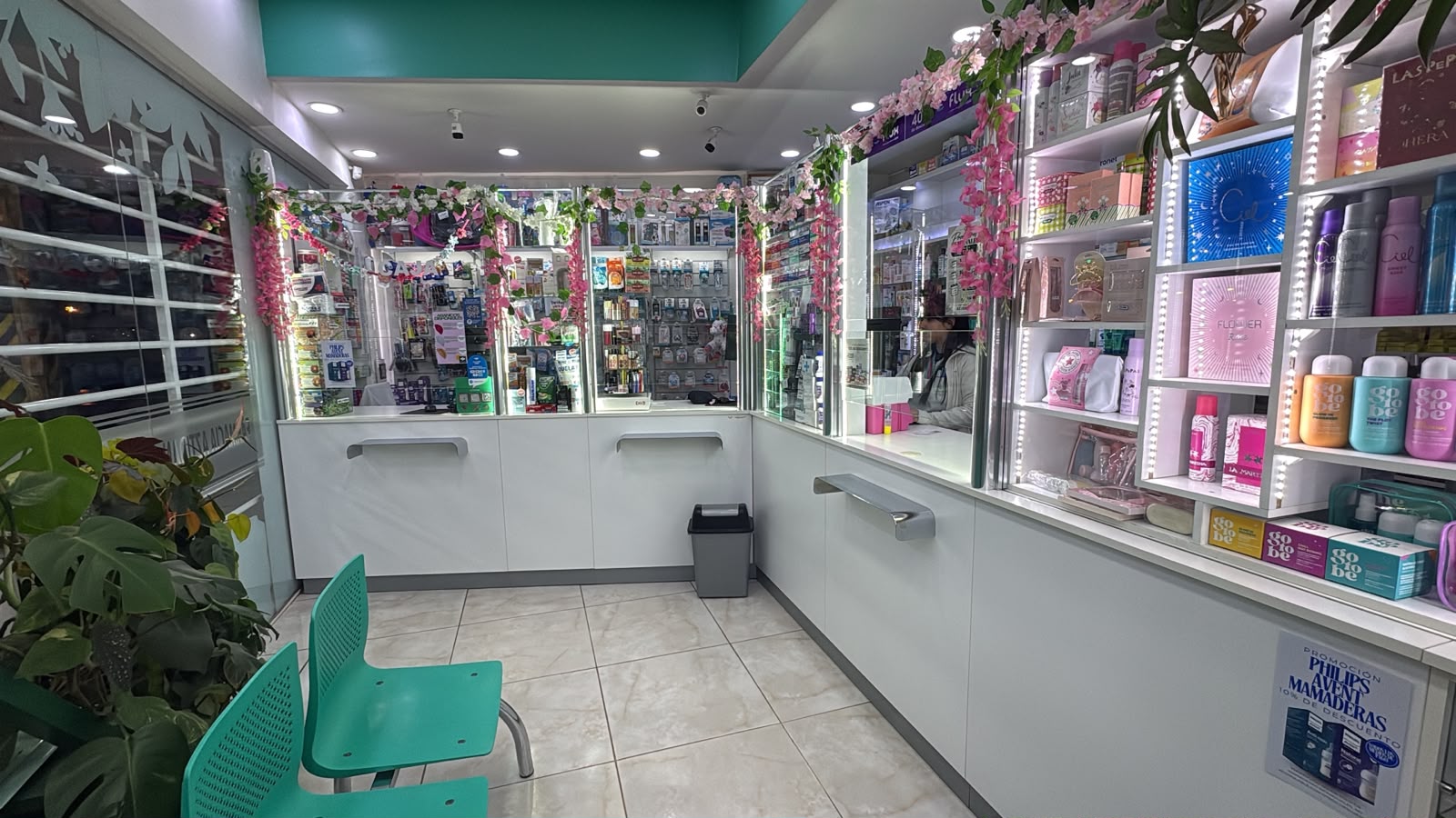 Interior Recepción - Misión Farmacia Aztidan
